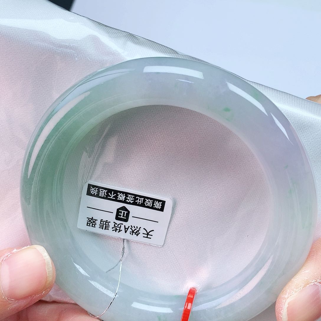 翡翠未镶嵌手镯56胖