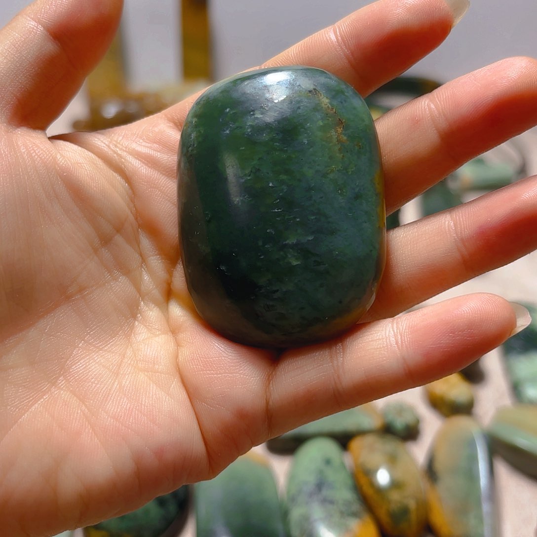 岫岩河磨玉（透闪石质玉）挂件未镶嵌