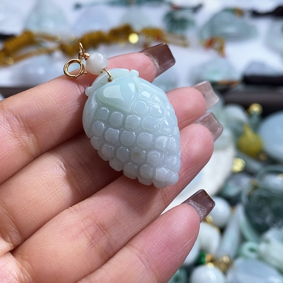 翡翠未镶嵌颈饰4736