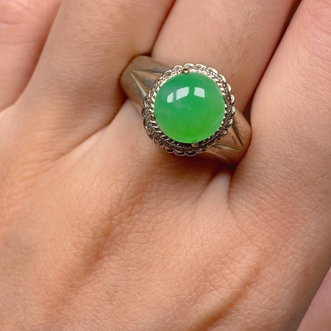 翡翠戒指未镶嵌果阳绿