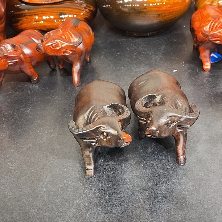 舍***得酸枝牛一对漂亮漂亮