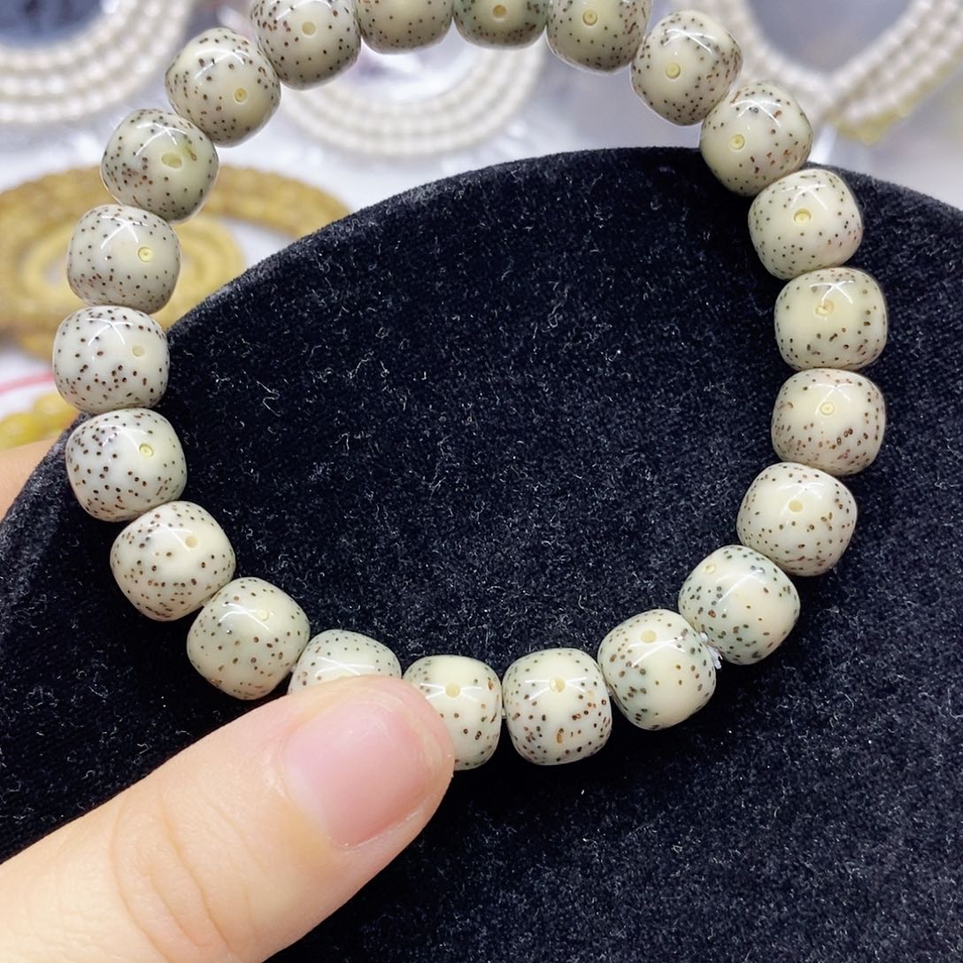 星月菩提吊坠10.11星月菩提