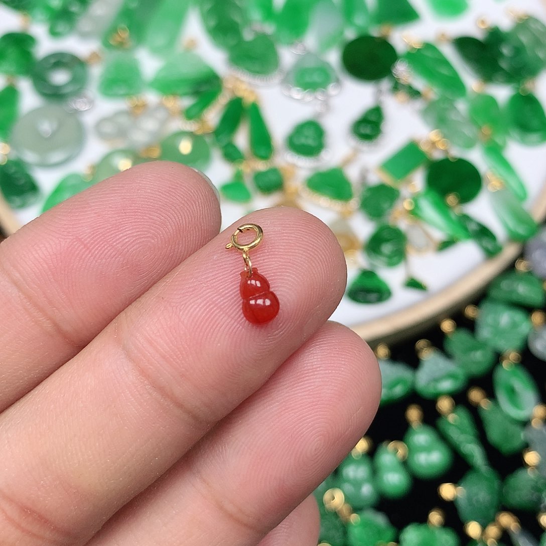 翡翠配石18K金扣 小巧精美红翡小葫芦