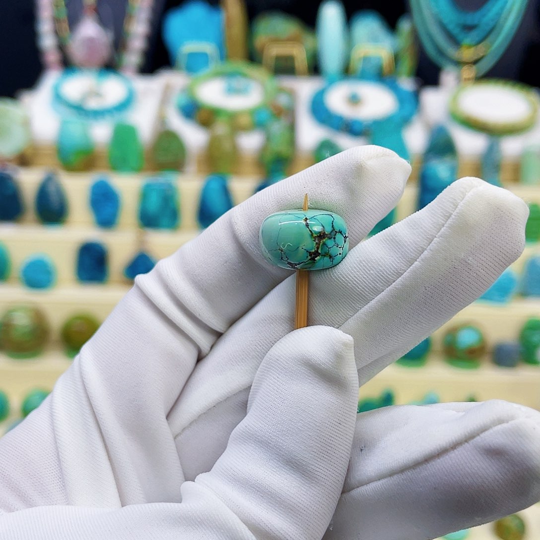 绿松石未镶嵌颈饰