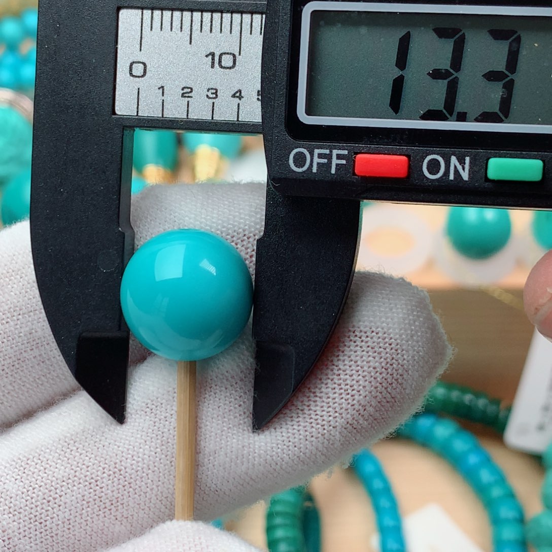 绿松石颈饰未镶嵌