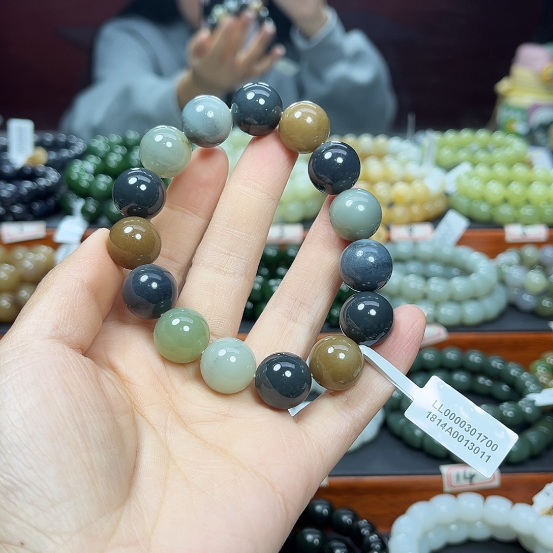 和田玉未镶嵌手链