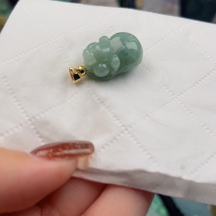 翡翠未镶嵌颈饰挂件