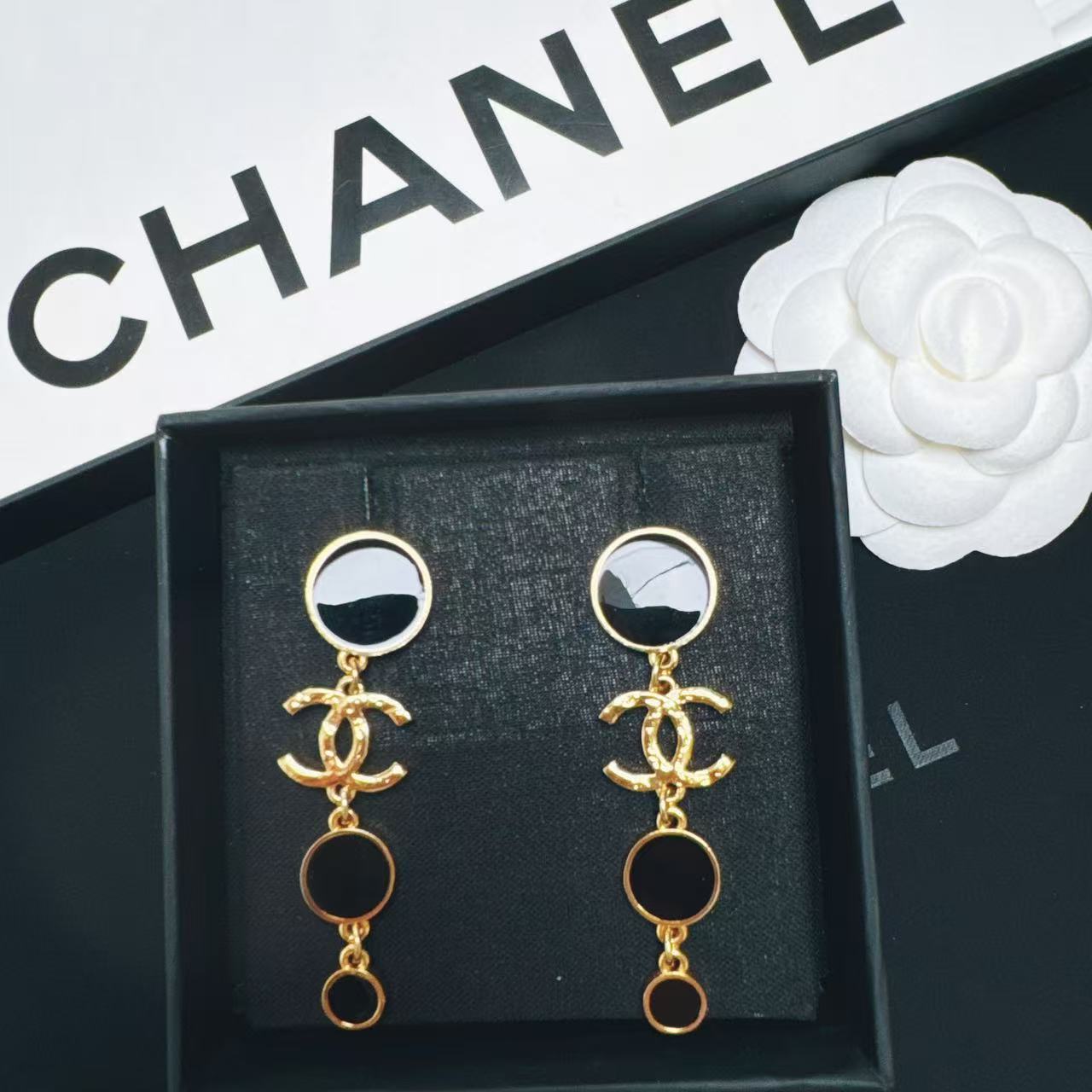 95新 Chanel/香奈儿 柚礼中古/香奈儿黑金双c扫肩耳钉nc502005