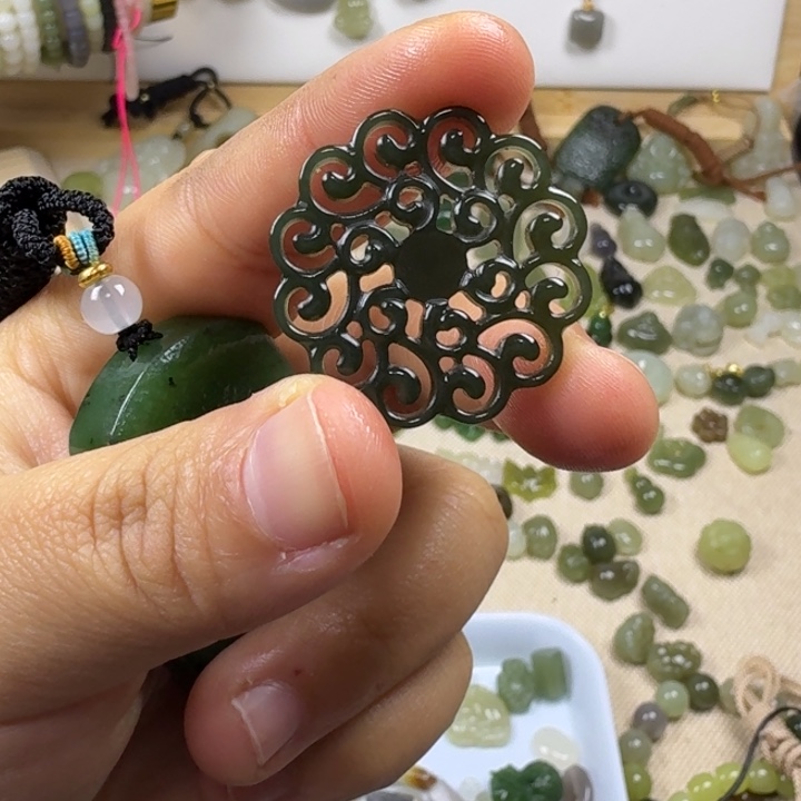 和田玉未镶嵌挂件