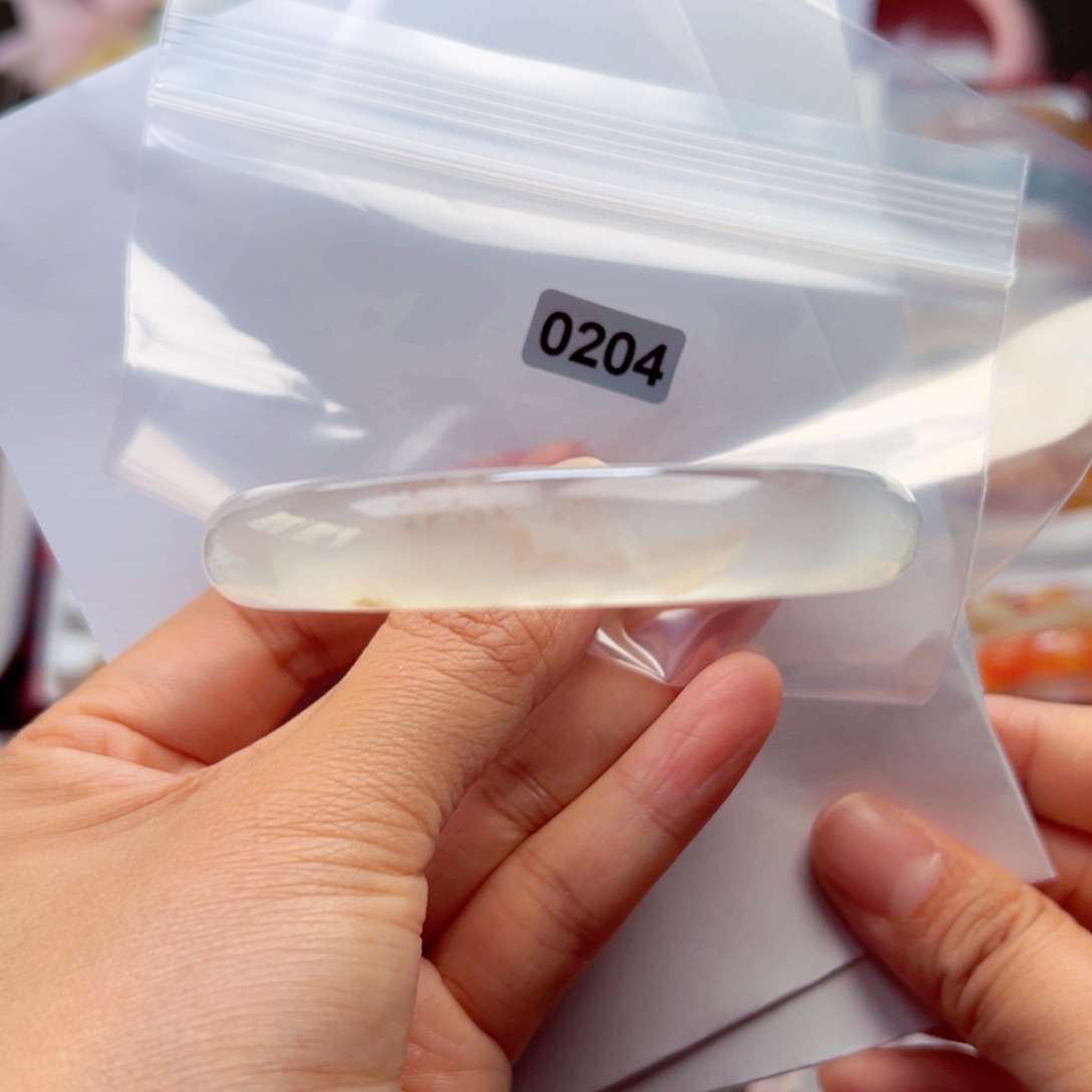 玛瑙/玉髓手镯未镶嵌彭**