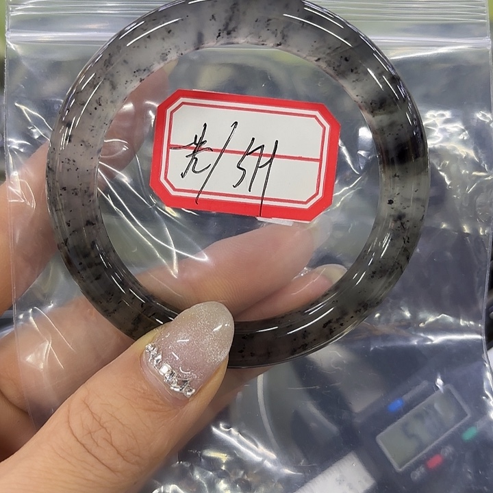 一***离蛇纹石玉未镶嵌手镯