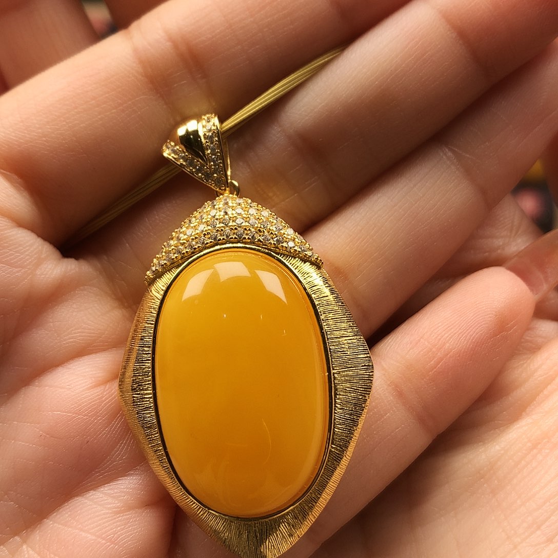 蜜蜡颈饰银S925镶嵌吊坠