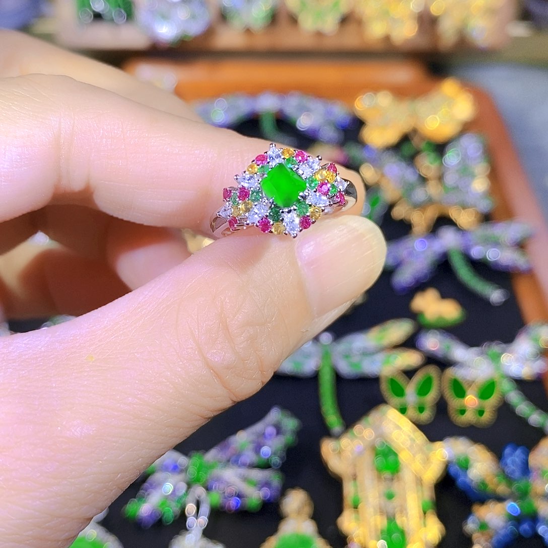 颈饰银S925镶嵌翡翠