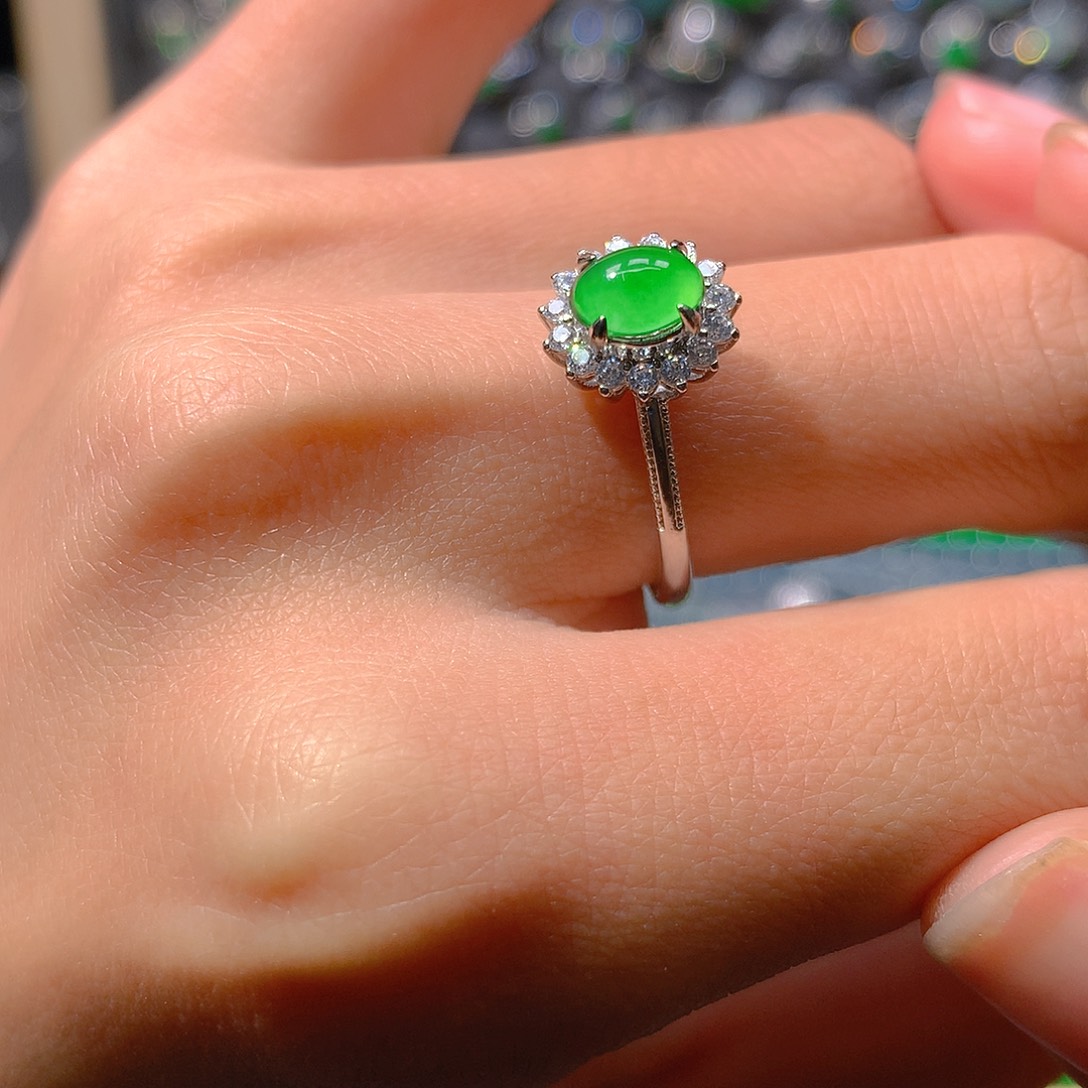 翡翠耳饰未镶嵌天然翡翠