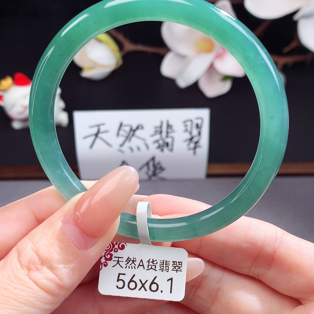 翡翠手镯（圆镯）未镶嵌