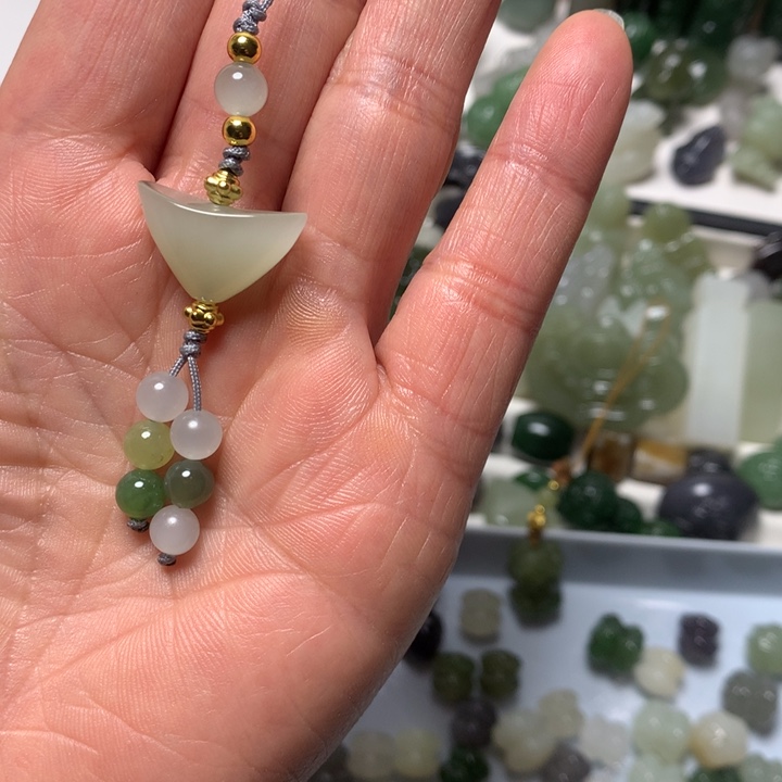 和田玉（糖玉）未镶嵌珠宝奇石