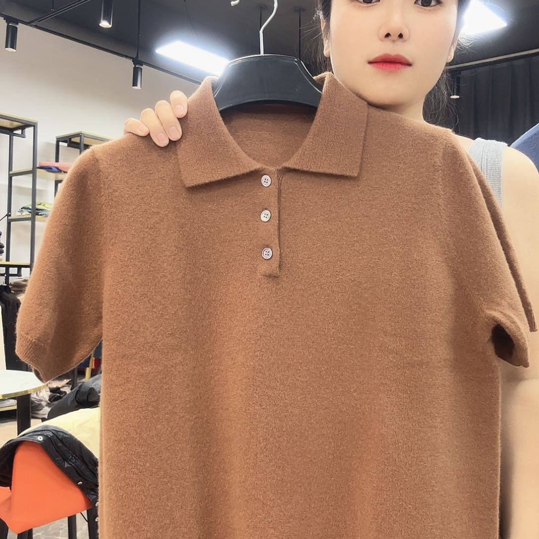 灰色加咖色各一件533。XXL