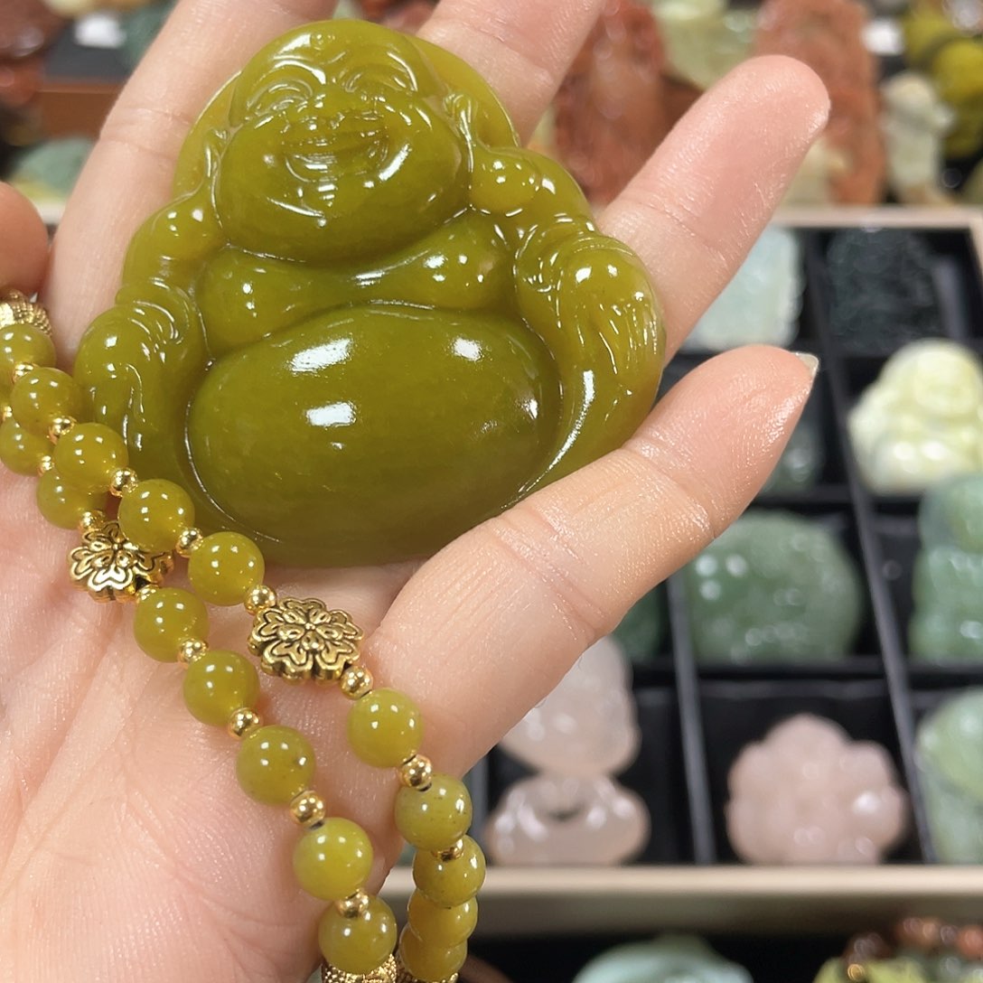 蛇纹石玉颈饰未镶嵌