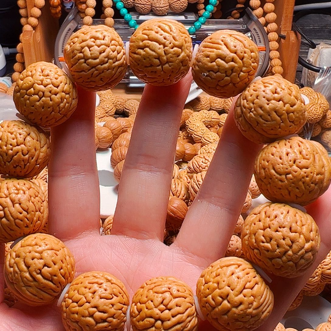 桃核手串白月光24尺