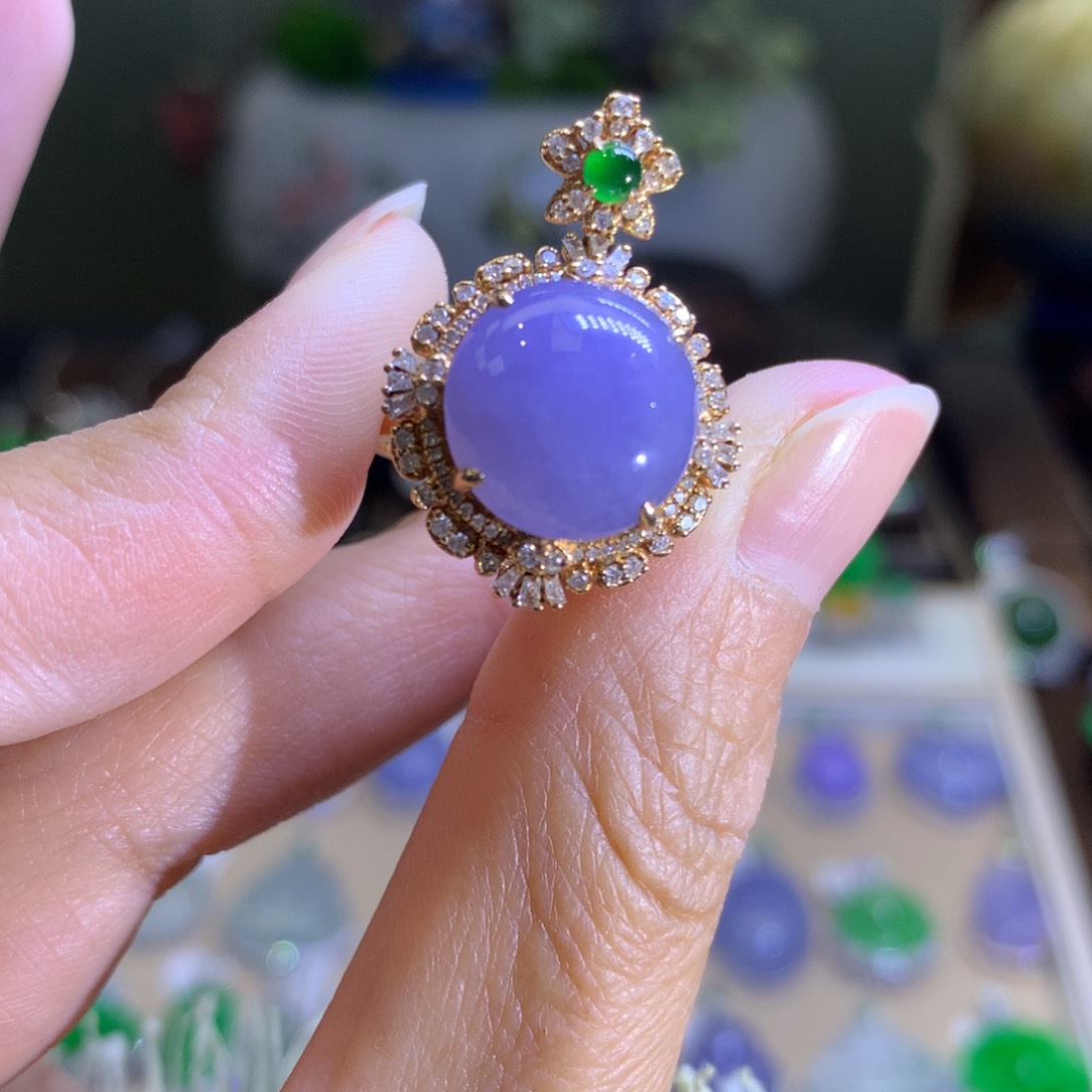 翡翠颈饰18K金镶嵌翡翠