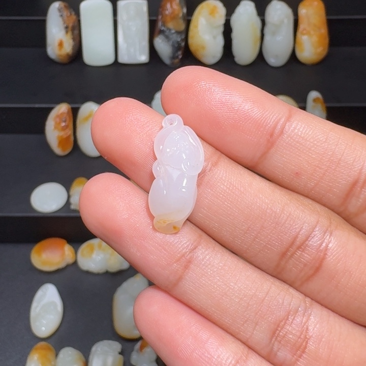 和田玉颈饰未镶嵌蠓