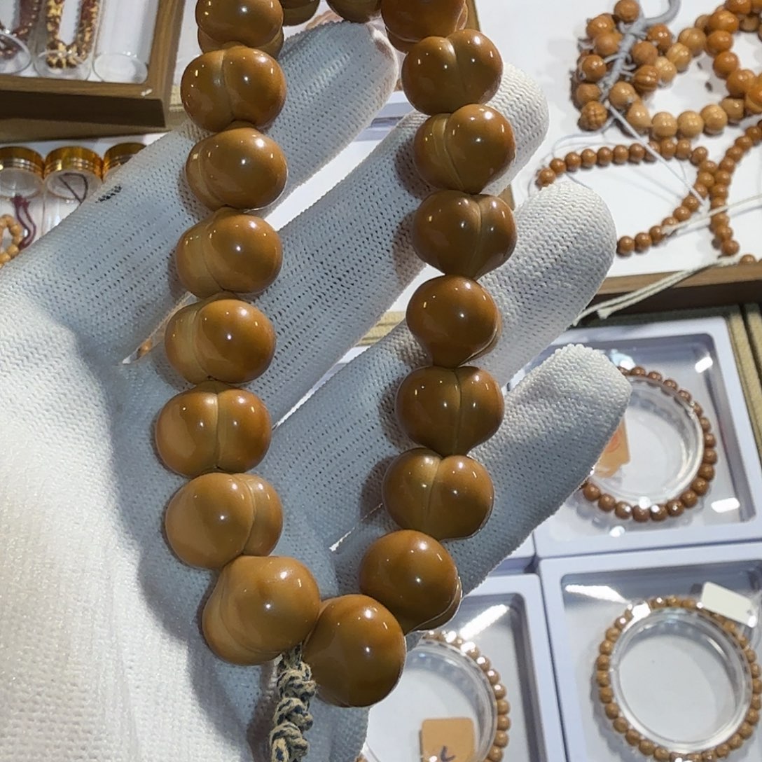 *****猴头核桃吊坠屁桃 小九