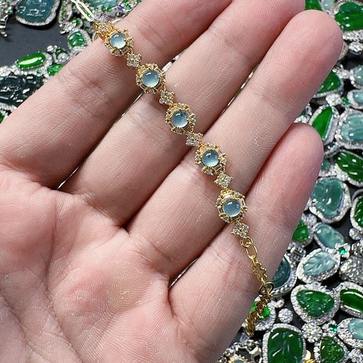 翡翠颈饰未镶嵌天然A货翡翠放漏