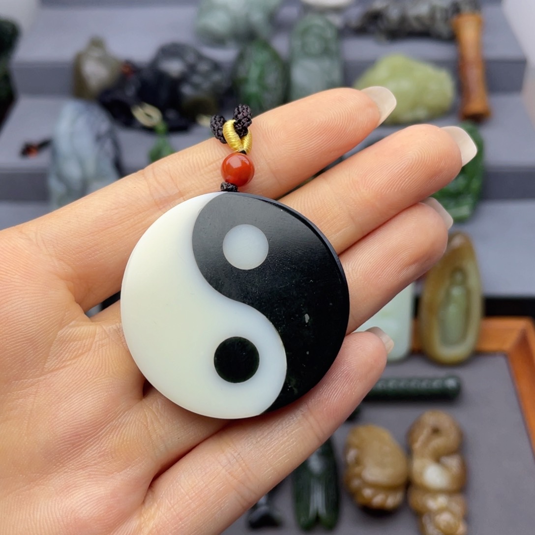 红***想和田玉未镶嵌颈饰