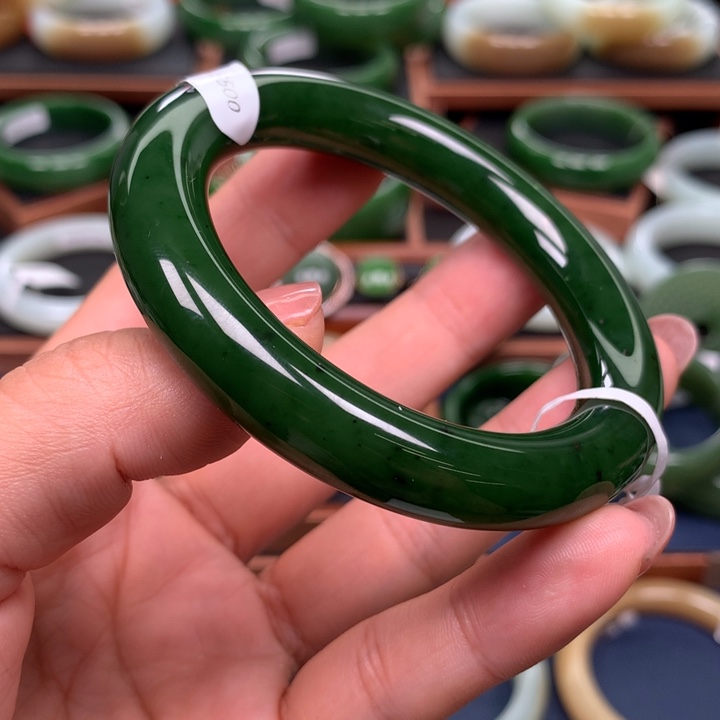 和田玉（碧玉）手镯未镶嵌