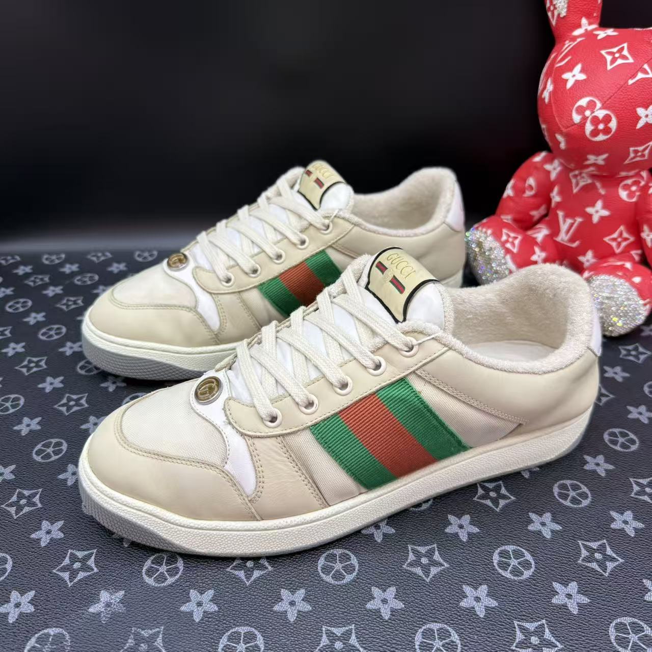 95新 GUCCI/古驰 男士米白色脏脏板鞋41.5欧码 zzg571
