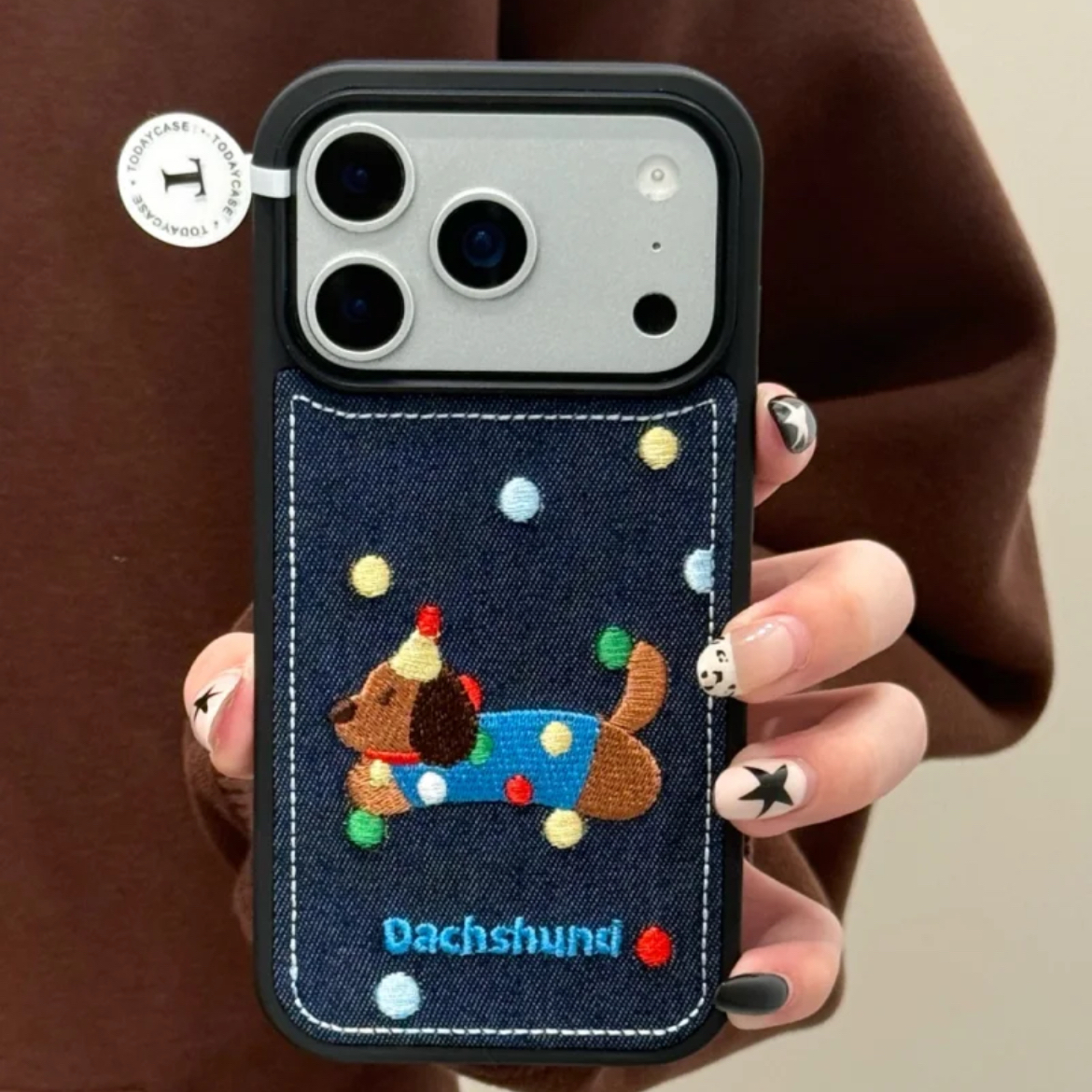 牛仔蓝刺绣彩色波点腊肠狗适用苹果17promax手机壳iphone16可爱15