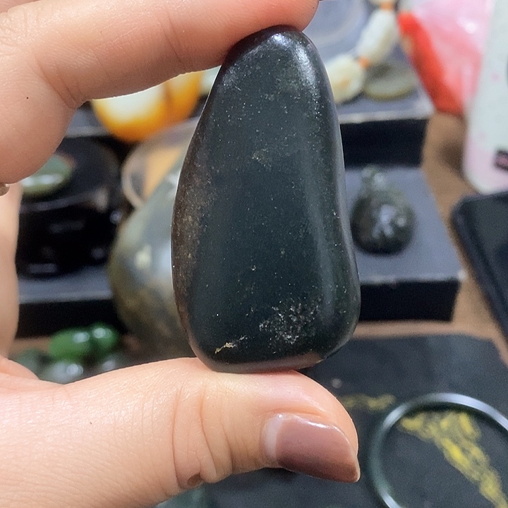 未镶嵌和田玉（糖玉）挂件止*