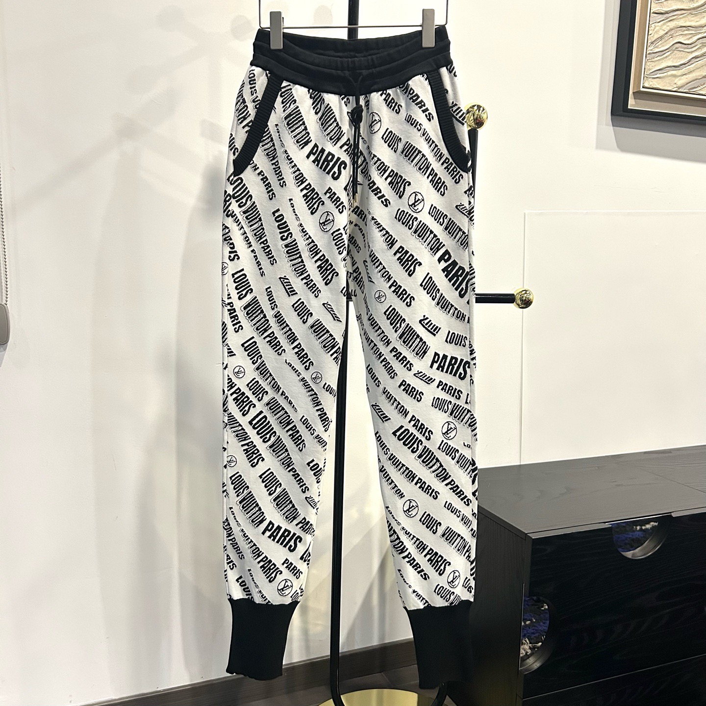99新 LouisVuitton/路易威登 系带全logo字母针织提花运动长裤M码