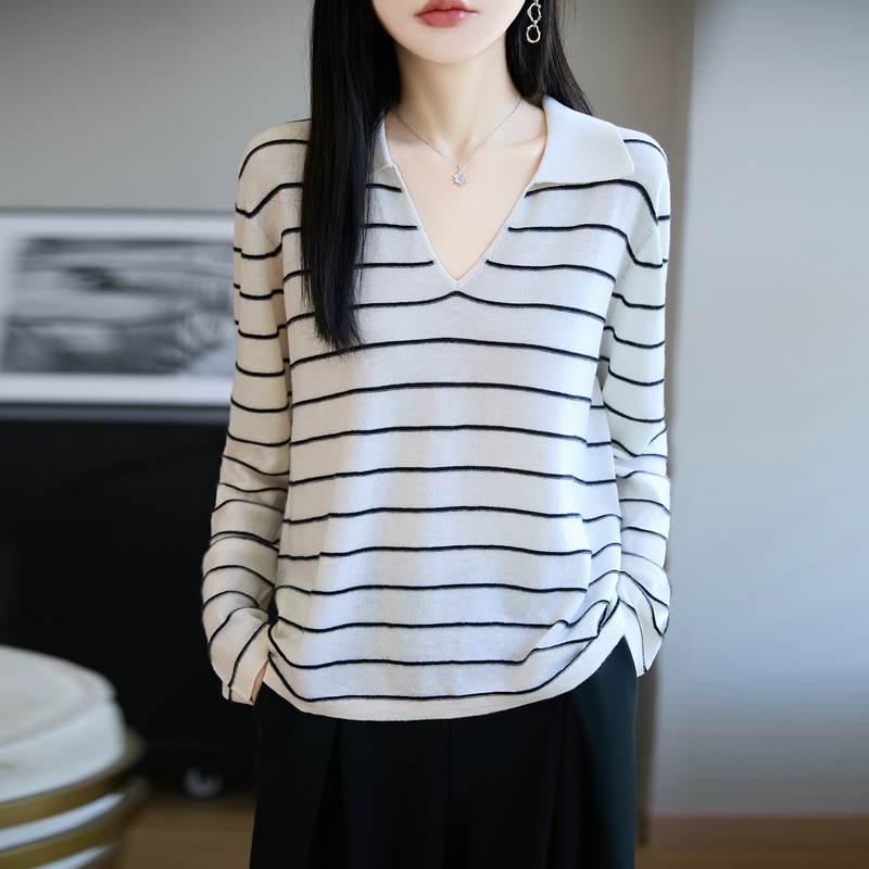 V领条纹精纺纯羊毛衫女针织打底衫拼色长袖韩系毛衣宽松大码翻领