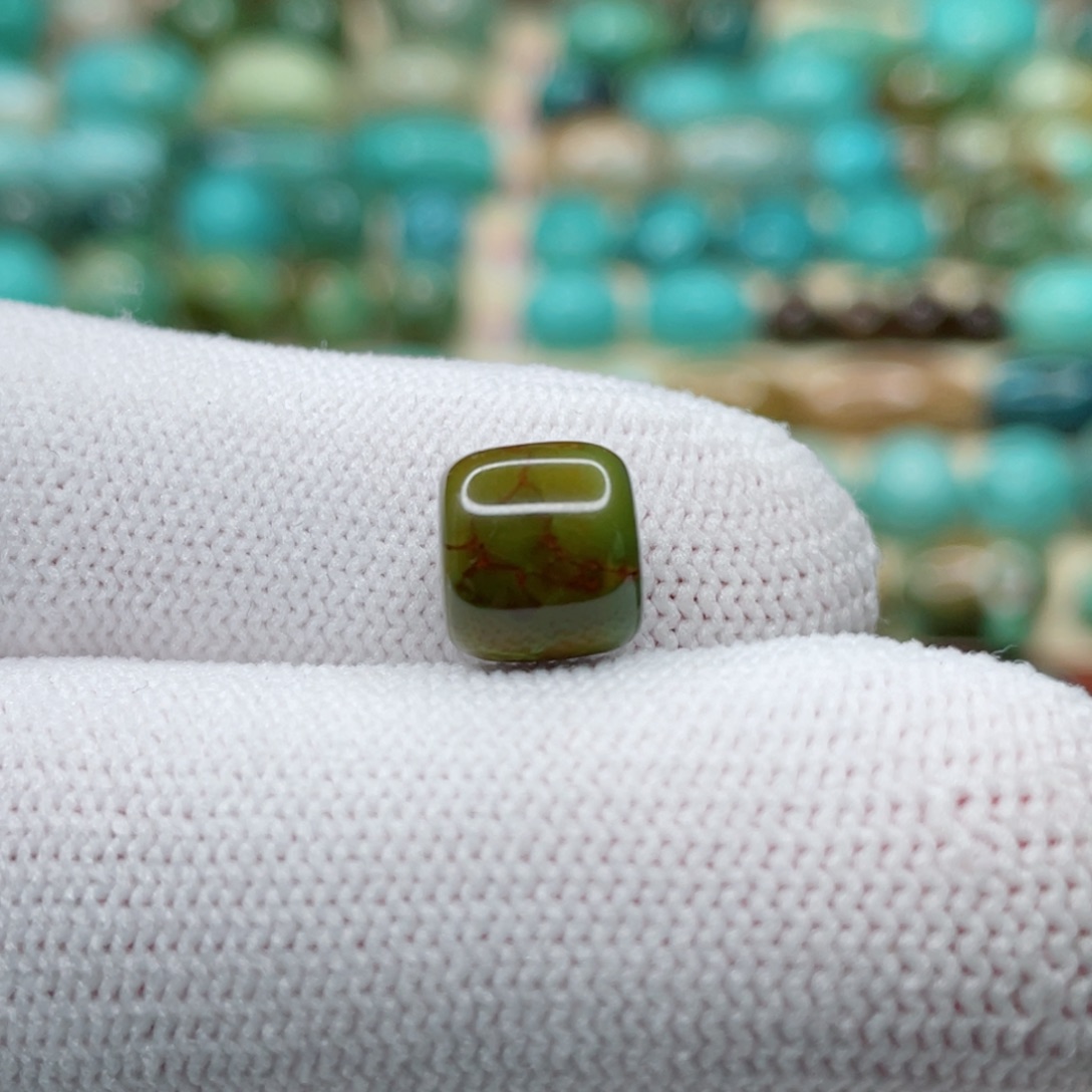 未镶嵌绿松石颈饰