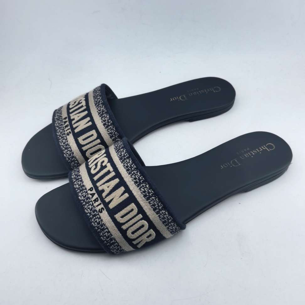 99新 DIOR/迪奥 38.5码/迪奥经典刺绣dway拖鞋