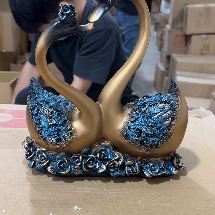 带***瑰树脂摆件哈哈哈哈