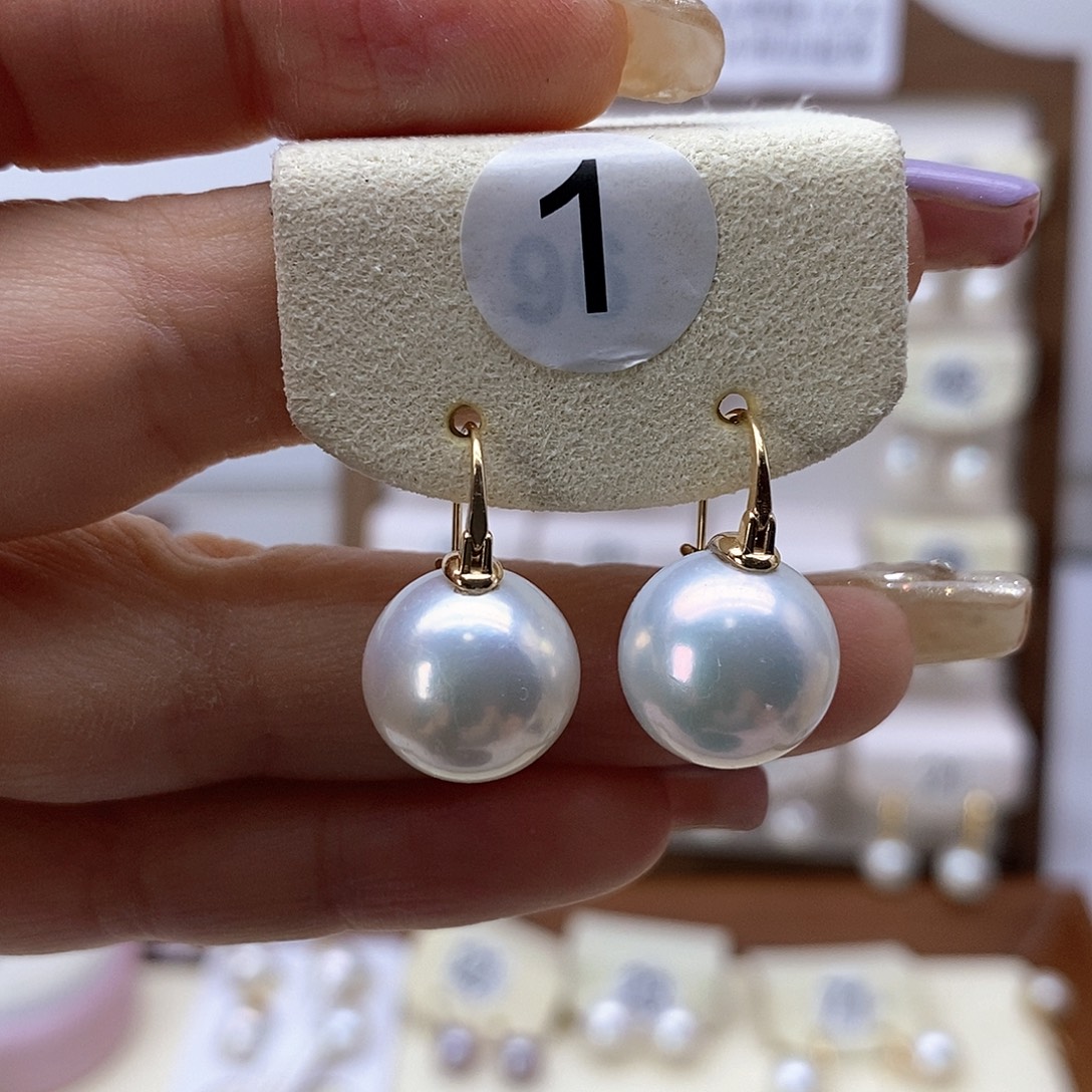 18K金镶嵌淡水珍珠耳饰