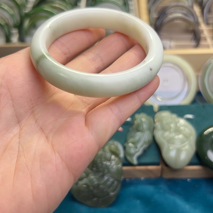 和田玉手镯未镶嵌无