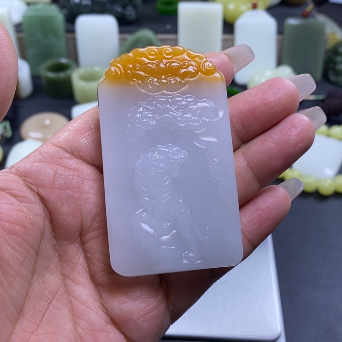 和田玉未镶嵌颈饰