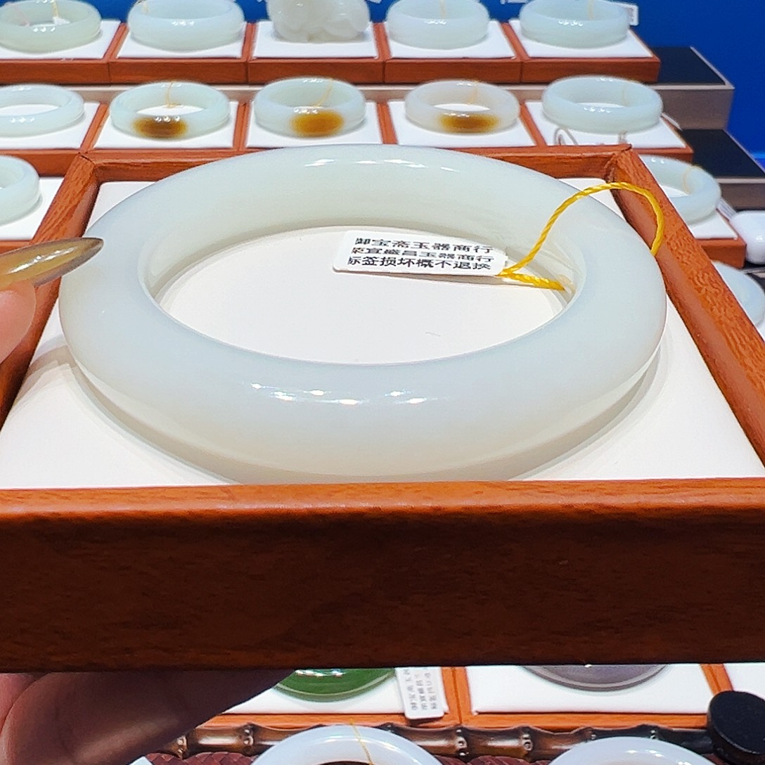 和田玉未镶嵌手镯羊脂白5657