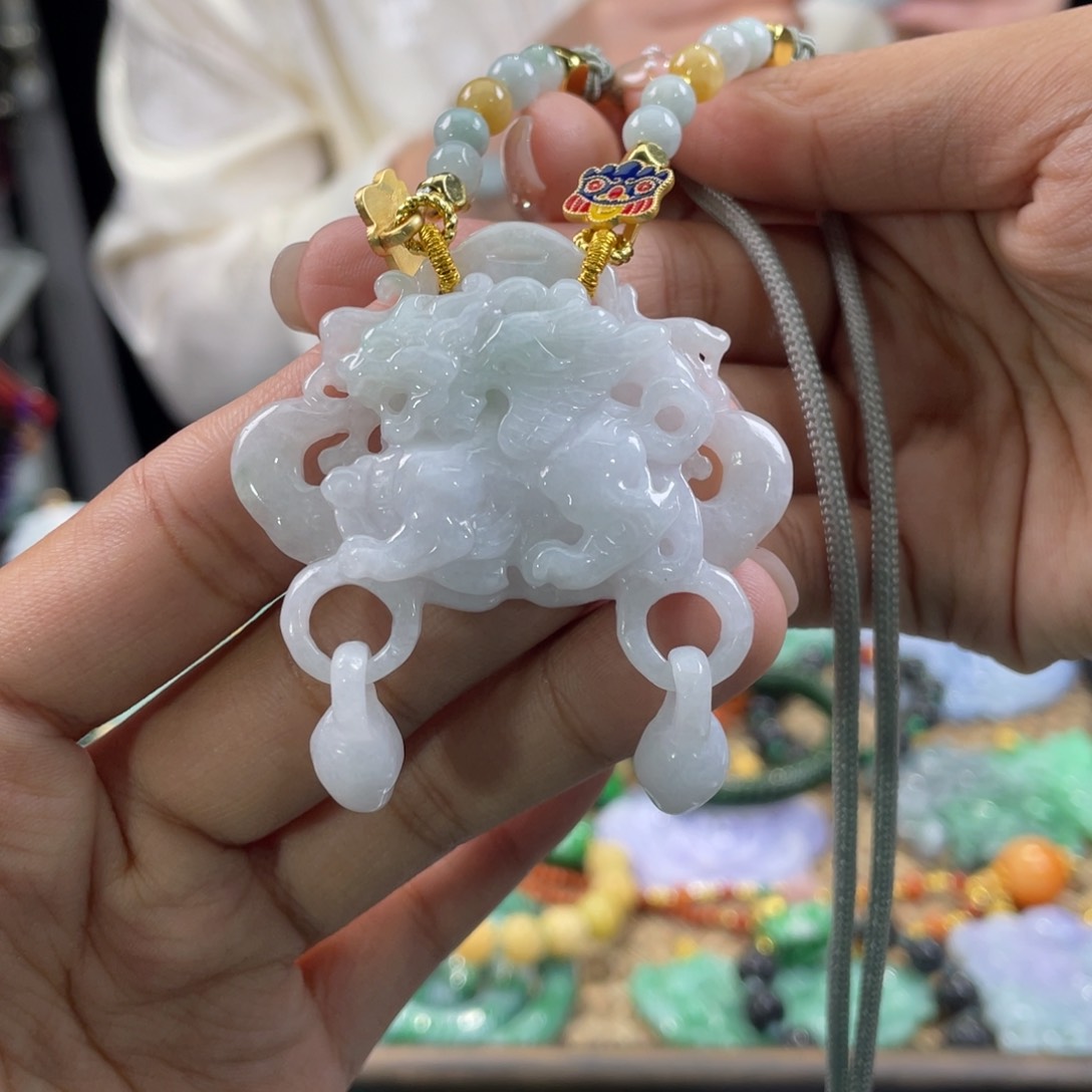 翡翠颈饰未镶嵌代编织