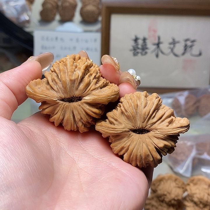 大***儿文玩核桃吊坠1111111111111