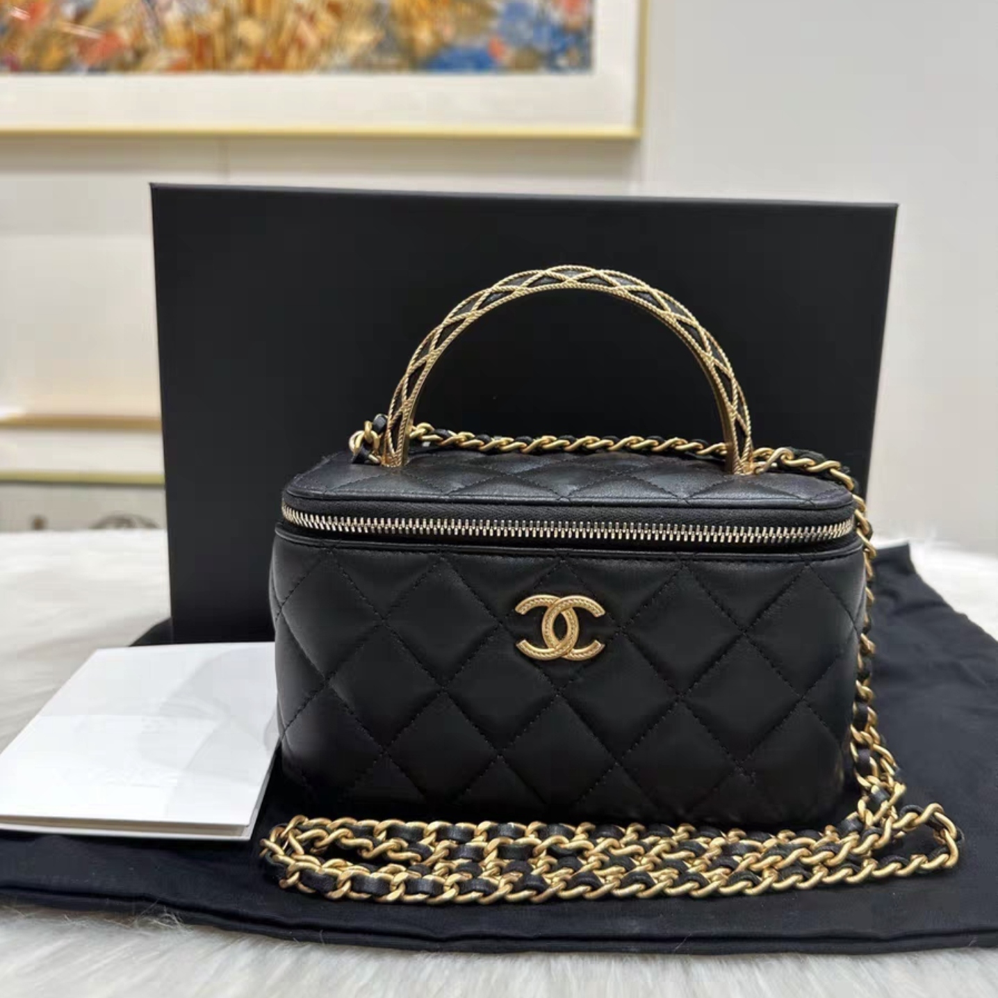 全新未使用 Chanel/香奈儿  蔚蓝/ 23A黑色编织蕾丝手柄 长盒子
