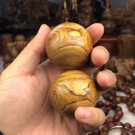 鸿***头海南黄花梨手球一对