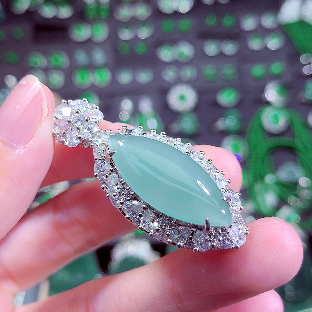 翡翠未镶嵌颈饰天然