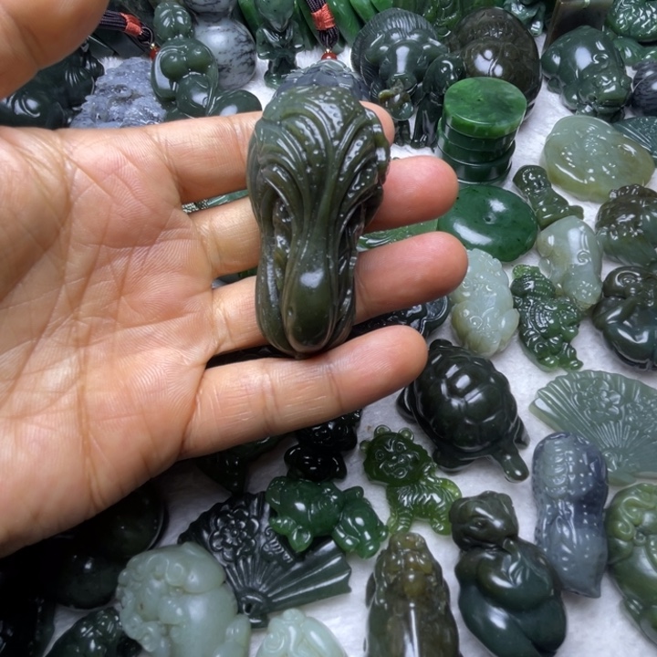 和田玉未镶嵌颈饰