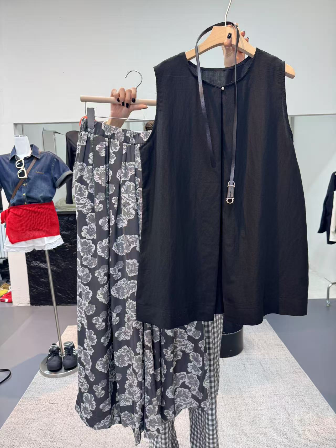 NICE圈圈、夏季高级感韩系上衣+花朵阔腿休闲裤A2107