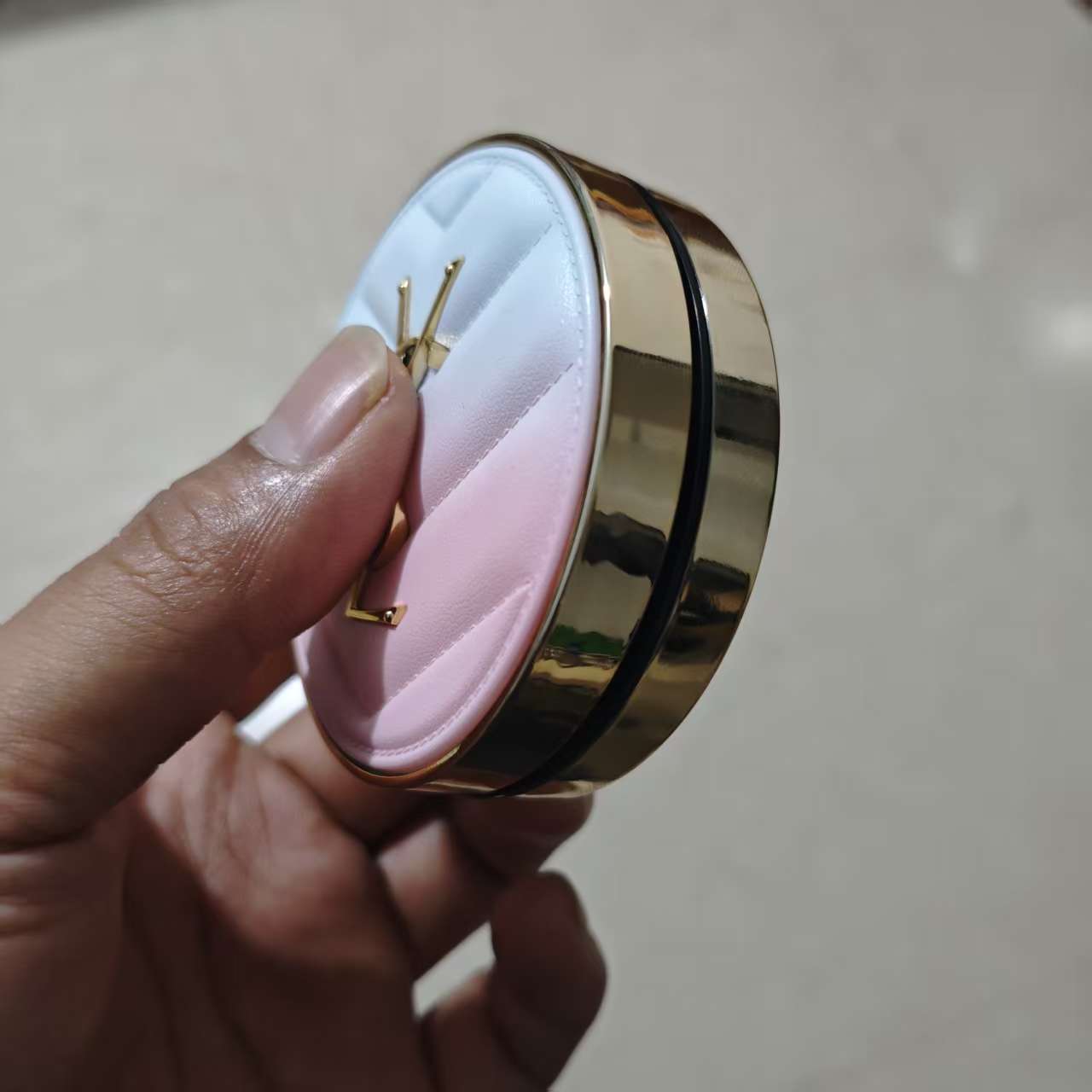 焕彩渐变无暇气垫霜