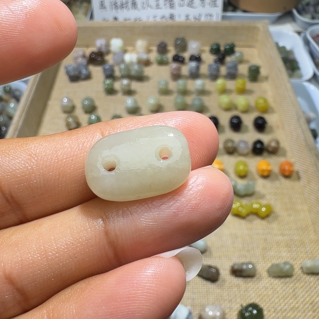 和田玉未镶嵌珠宝奇石